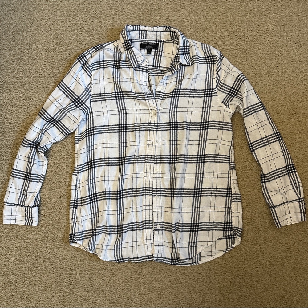 Banana Republic White and Black Plaid Flannel Button Shirt